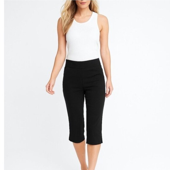White House Black Market Pants - NWT White House Black Market Women 's Pull On Straight Leg Capri Pants Black 6